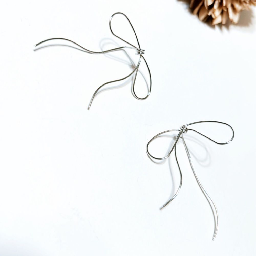 Silver bow earrings M140 - Picture 3 of 5
